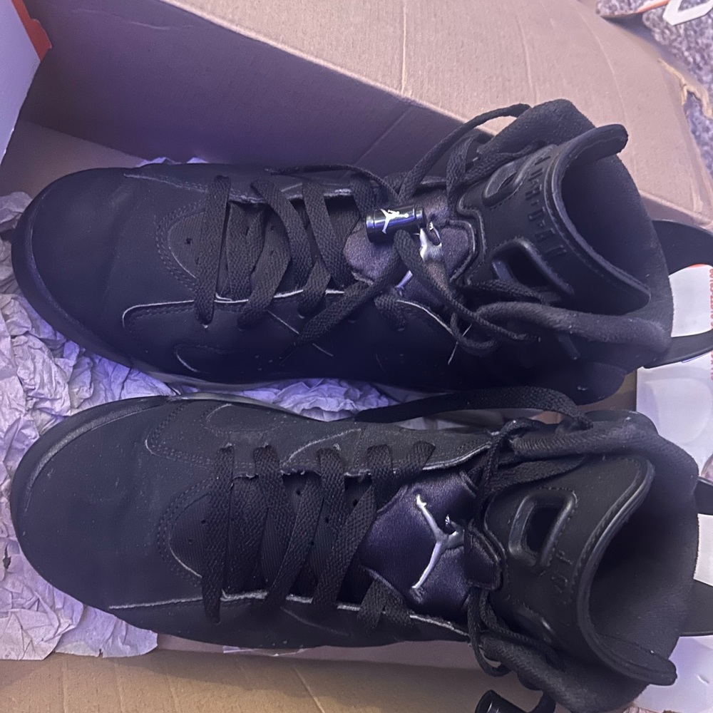 Mens 8 1/2 Jordan Black/metalic